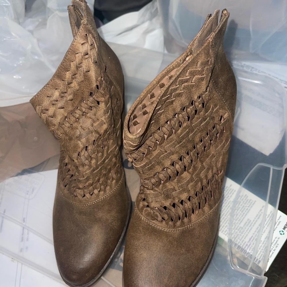 Womens Booties